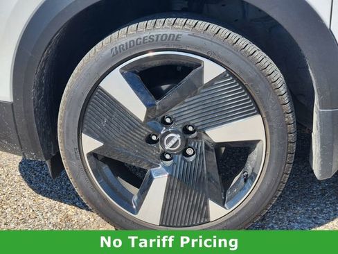 Certified 2025 Nissan Kicks SR image 8