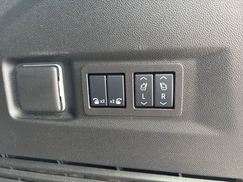 Certified 2025 Chevrolet Tahoe Premier image 35