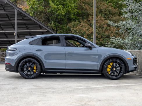 Certified 2023 Porsche Cayenne Turbo GT AWD/4WD image 12