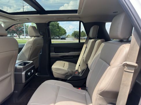 Used 2021 Ford Expedition XLT AWD/4WD image 19