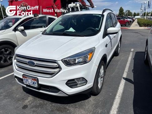 Used 2018 Ford Escape SE w/ Ford Safe & Smart Package FWD image 1