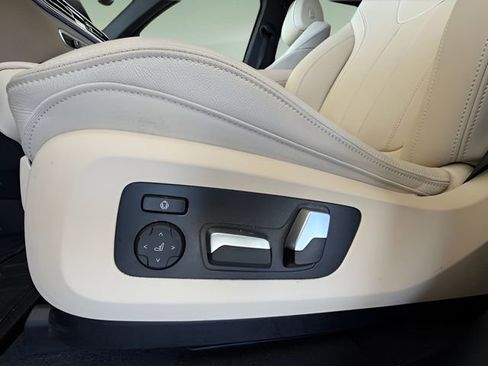 Used 2022 BMW X5 sDrive40i w/ Premium Package RWD image 33