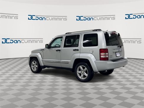 Used 2010 Jeep Liberty Limited image 6