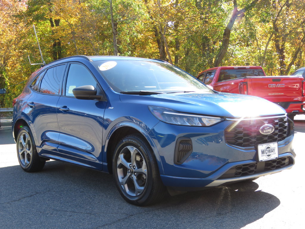 Used 2023 Ford Escape ST-Line AWD/4WD image 3