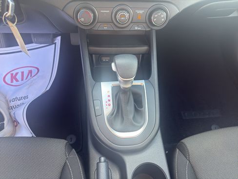Used 2023 Kia Forte LXS w/ LXS Technology Package FWD image 17