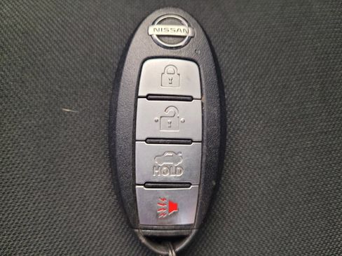 Used 2021 Nissan Versa SV FWD image 32