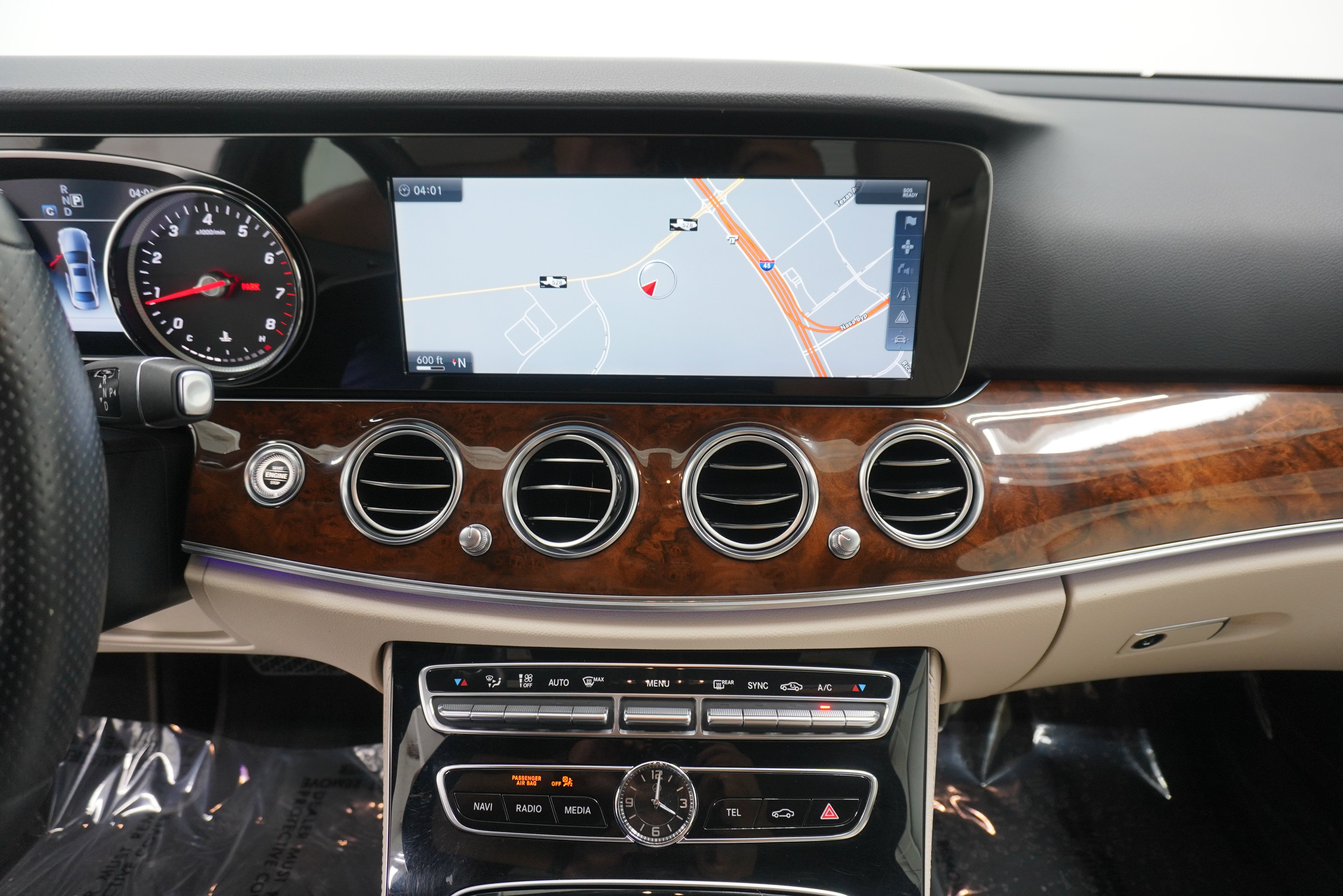 Used 2017 Mercedes-Benz E 300 4MATIC image 19