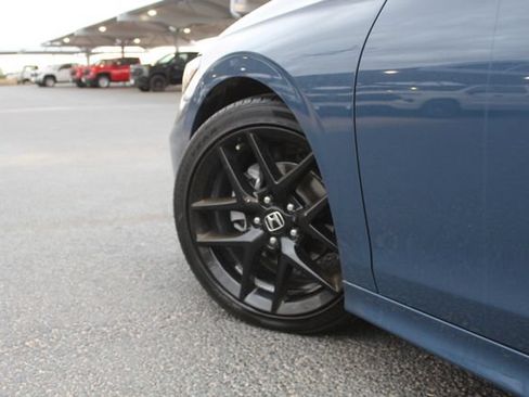 Used 2025 Honda Civic Sport image 10