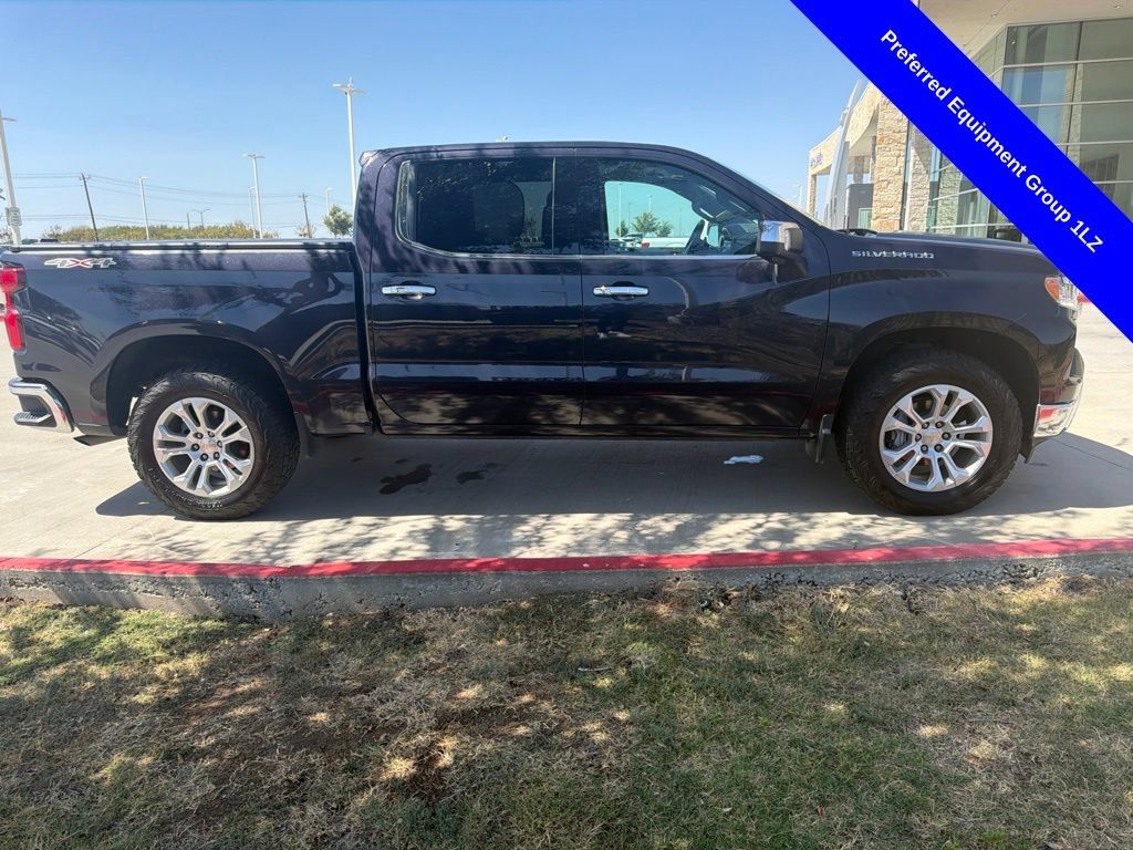 Used 2022 Chevrolet Silverado 1500 LTZ w/ Technology Package AWD/4WD image 8
