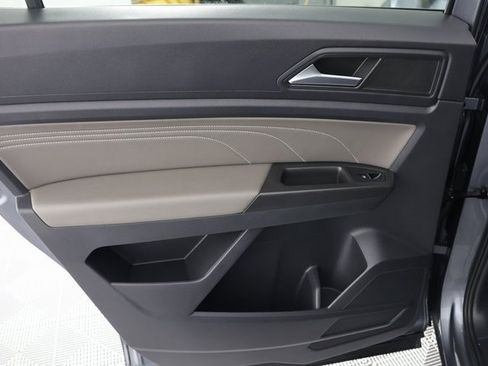 Used 2022 Volkswagen Atlas Cross Sport SE image 26