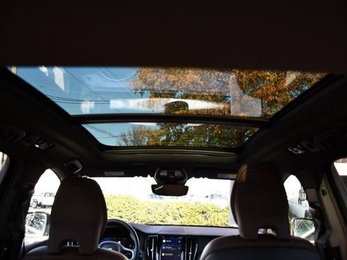 Used 2023 Volvo XC60 B5 Plus w/ Climate Package image 19