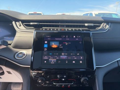 New 2025 Jeep Grand Cherokee L Altitude AWD/4WD image 27
