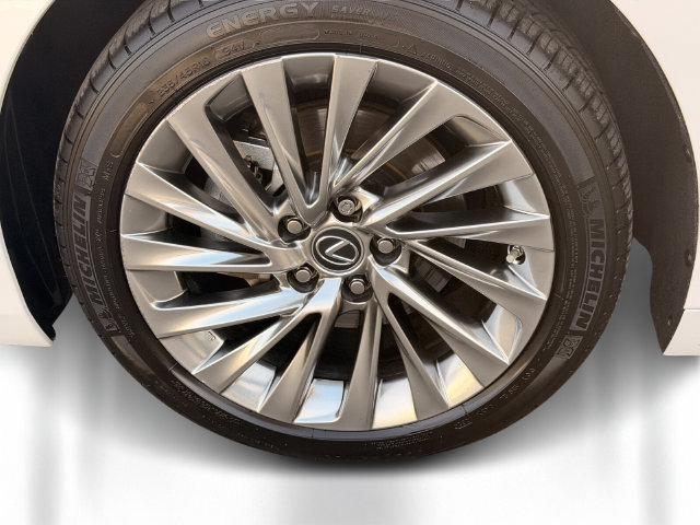 Certified 2023 Lexus ES 300h w/ Accessory Package (Z1) FWD image 11