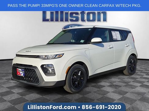 Used 2022 Kia Soul LX w/ Technology Package FWD image 1