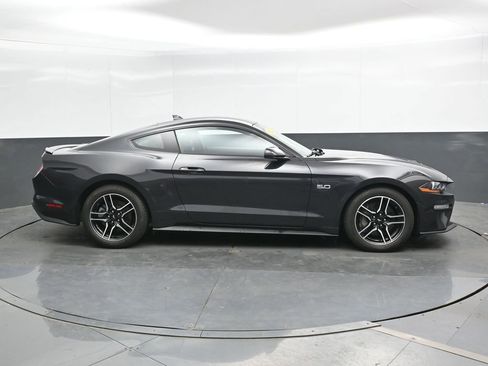 Used 2022 Ford Mustang GT Premium RWD image 3