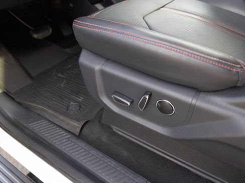 Used 2023 Ford Expedition Limited image 17