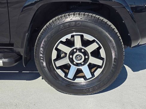 Used 2023 Toyota 4Runner TRD Off-Road Premium w/ Moonroof Package AWD/4WD image 9