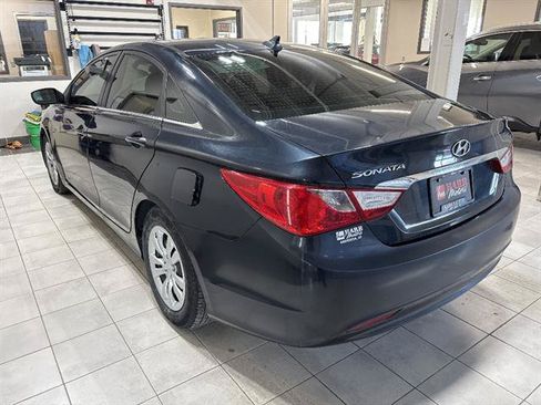 Used 2011 Hyundai Sonata GLS FWD image 2
