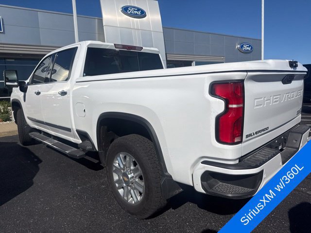 Used 2024 Chevrolet Silverado 2500 High Country w/ High Country Premium Package AWD/4WD image 9