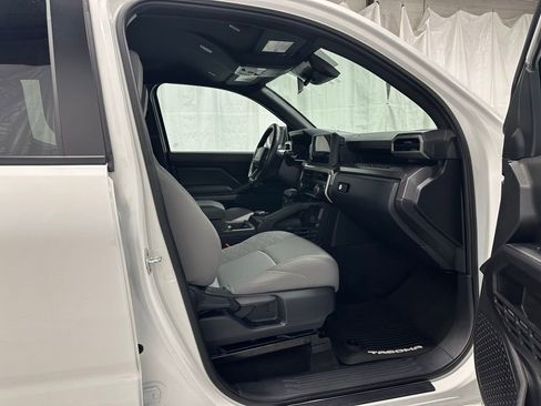 Used 2025 Toyota Tacoma SR5 image 55
