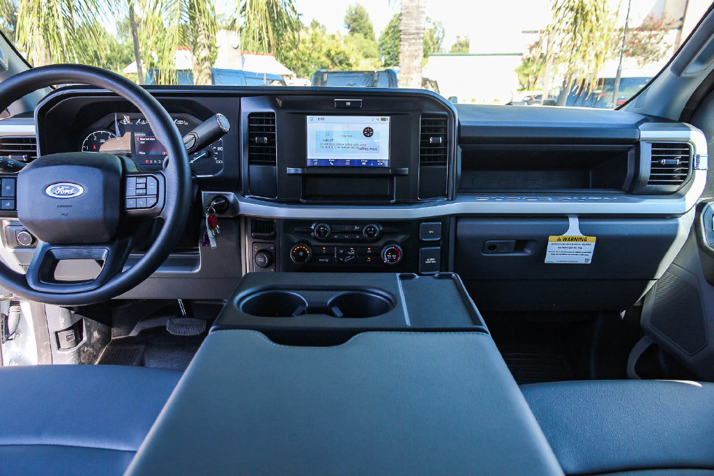 New 2025 Ford F550 4x4 SuperCab Super Duty image 16