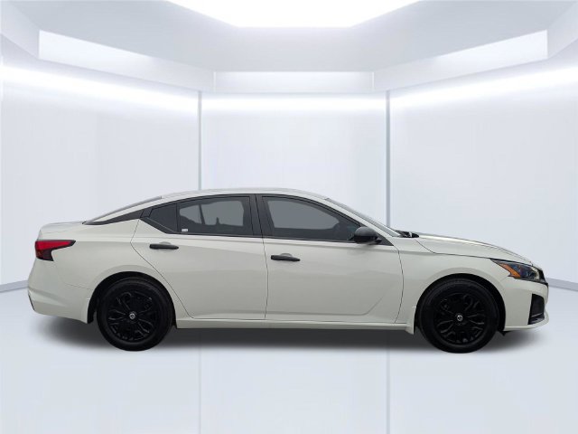 Used 2025 Nissan Altima 2.5 S FWD image 7