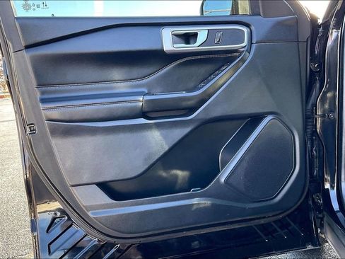 Used 2020 Ford Explorer XLT w/ Equipment Group 202A image 26