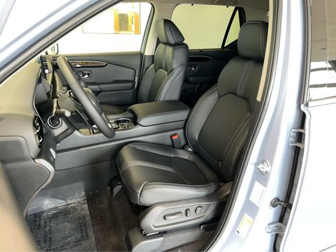 New 2025 Honda Pilot Touring image 17