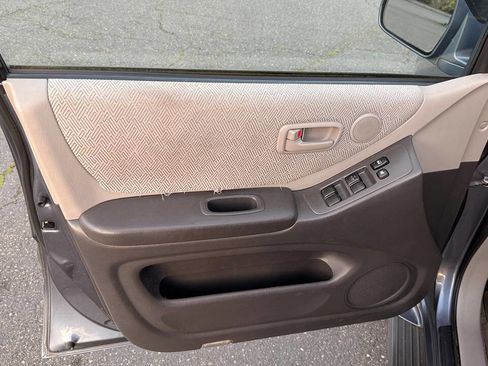 Used 2003 Toyota Highlander 2WD image 20