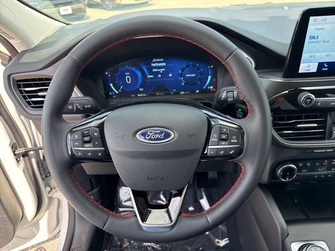 Used 2022 Ford Escape SEL w/ SEL Stealth AWD Package image 15