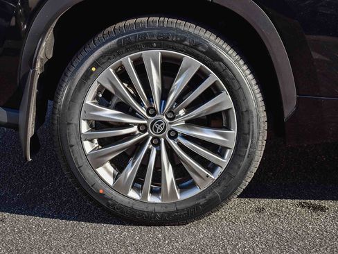 Used 2022 Toyota Highlander Platinum image 10