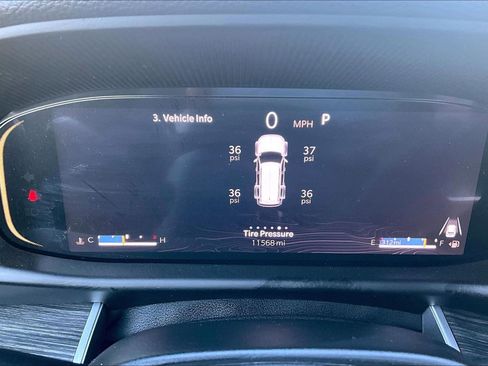 Used 2024 Jeep Wagoneer L Series II w/ Premium Group I image 19