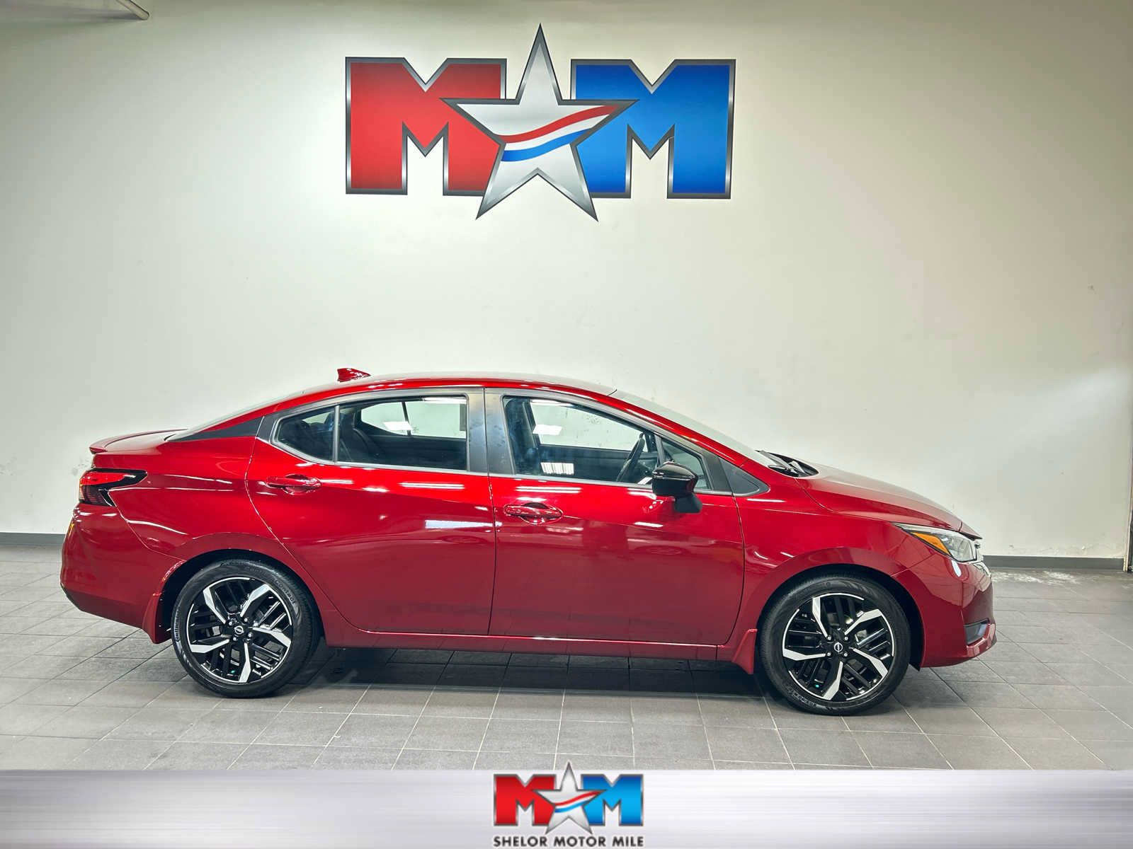 Used 2025 Nissan Versa SR w/ Trunk Package FWD image 1