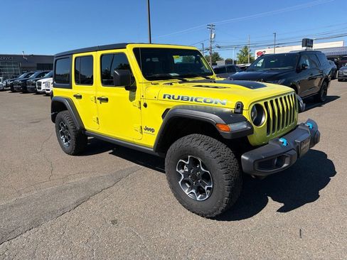 Used 2023 Jeep Wrangler Unlimited Rubicon 4xe w/ Cold Weather Group AWD/4WD image 8