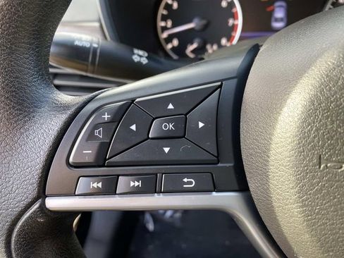 Used 2025 Nissan Altima 2.5 SV image 14