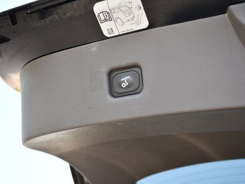 Used 2018 Lincoln MKX Reserve w/ Lincoln MKX Climate Package FWD image 33