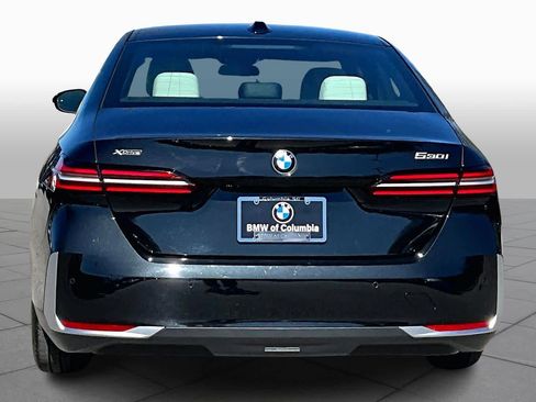 Used 2025 BMW 530i xDrive w/ Premium Package image 5