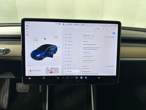 Used 2018 Tesla Model 3 Long Range image 21