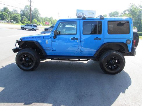 Used 2016 Jeep Wrangler Unlimited Sahara w/ Connectivity Group AWD/4WD image 7
