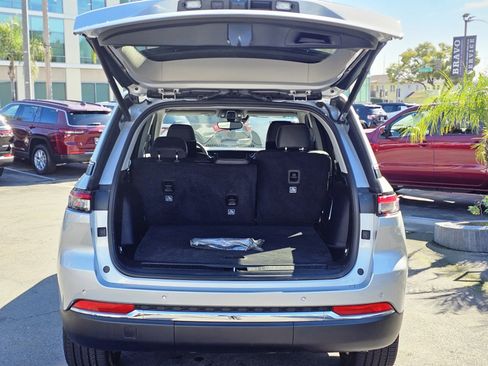 Certified 2023 Jeep Grand Cherokee 4WD 4xe w/ Luxury Tech Group II image 7