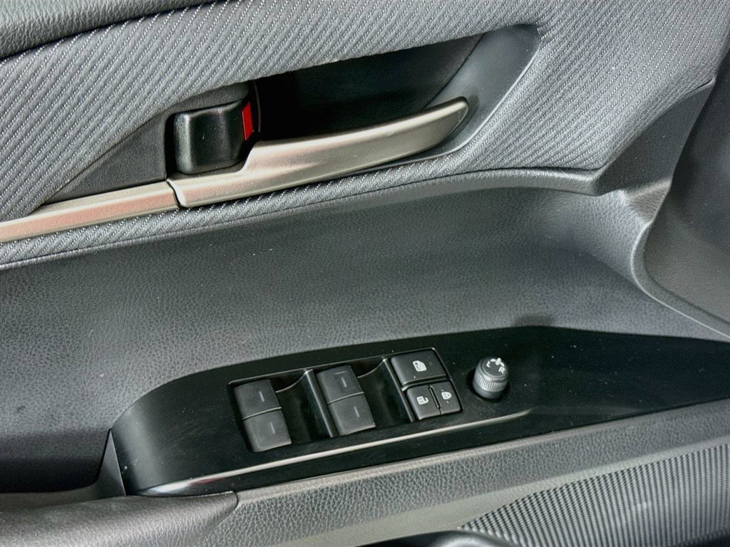 Used 2025 Toyota Camry SE w/ Convenience Package FWD image 19