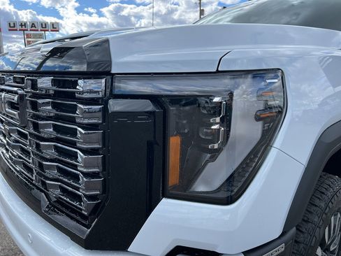 New 2026 GMC Sierra 2500 Denali Ultimate w/ Max Trailering Package image 9