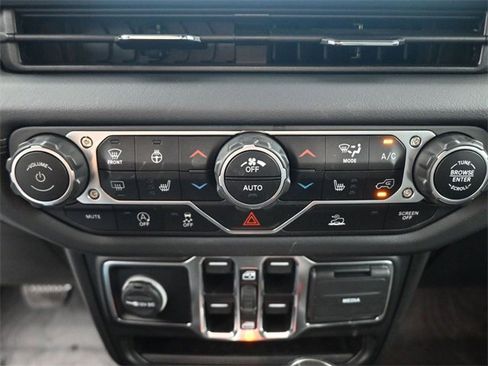 Used 2024 Jeep Wrangler Sahara w/ Technology Group image 7