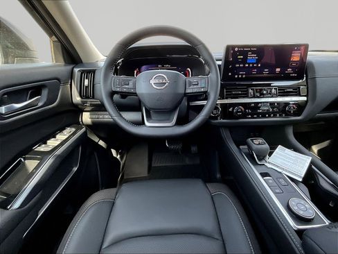 New 2026 Nissan Pathfinder SL AWD/4WD image 9