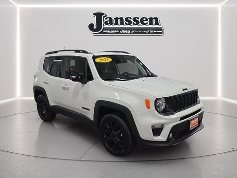 Used 2023 Jeep Renegade Altitude w/ Convenience Group I AWD/4WD image 6