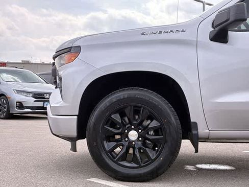 Used 2022 Chevrolet Silverado 1500 Custom AWD/4WD image 14