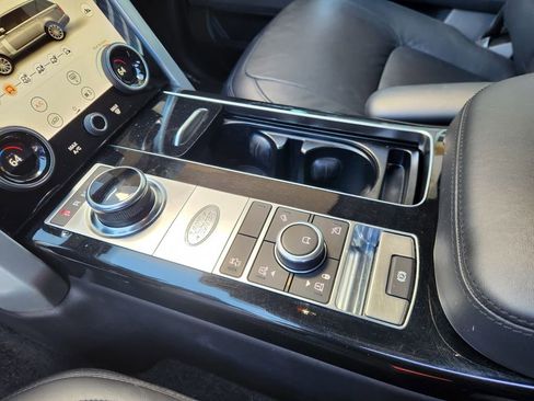 Used 2020 Land Rover Range Rover HSE image 18