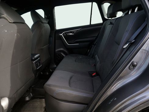 Used 2023 Toyota RAV4 SE image 17