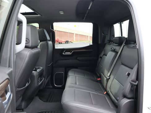 Used 2023 Chevrolet Silverado 1500 RST w/ Redline Edition AWD/4WD image 24