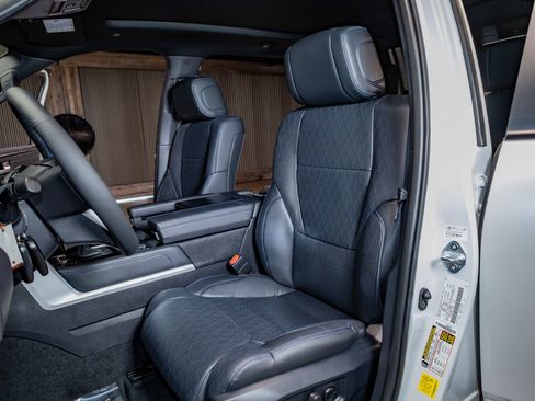 Used 2025 Toyota Tundra Platinum w/ Tow Tech Package image 19